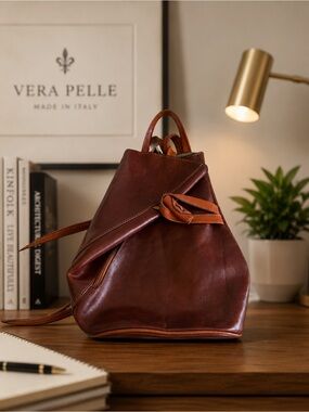 Vera Pelle Chestnut Brown Leather Backpack with Knot Accent